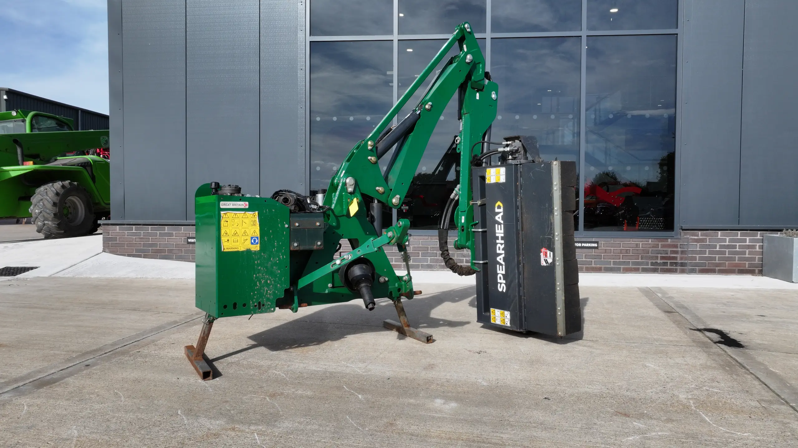 USED SPEARHEAD COMPACT 320 - HEDGE CUTTER - Banner